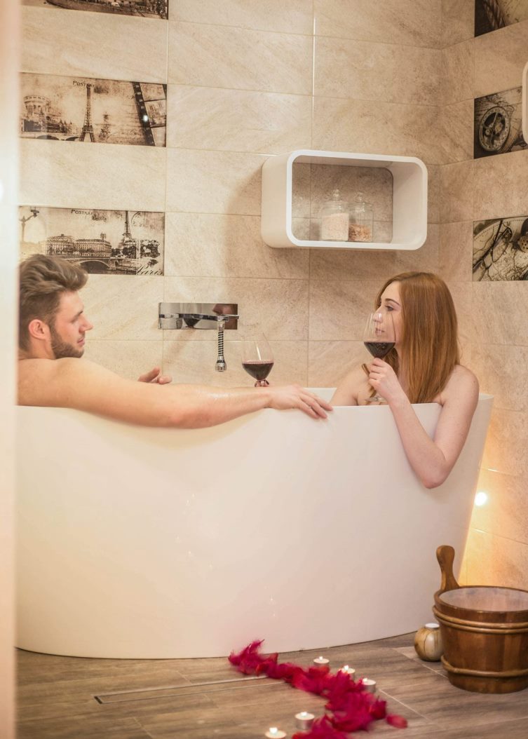 Romantyczna kąpiel idealna na poprawę nastroju i pobudzenie zmysłów
