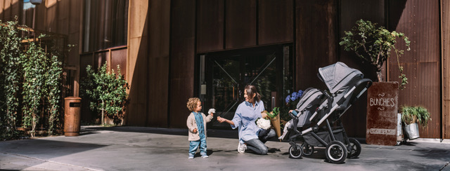 Thule Sleek – nowy, stylowy, czterokołowy wózek dziecięcy, idealny dla aktywnych rodzin