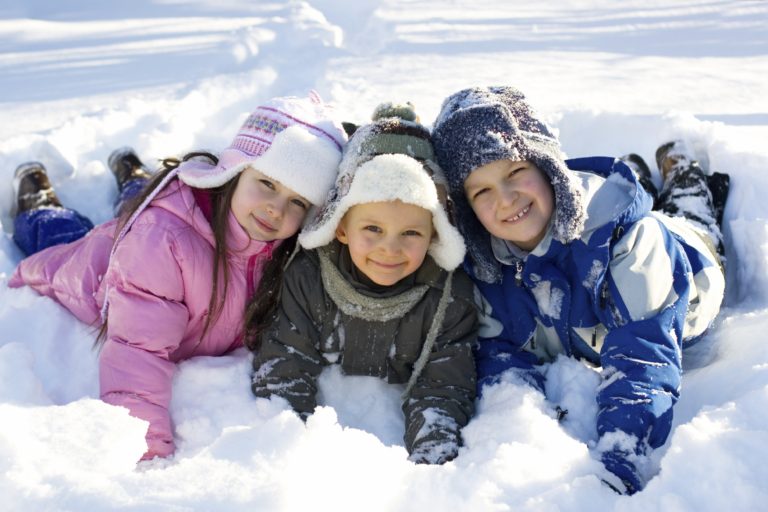 Ferie zimowe z dziećmi – domy i apartamenty w górach.