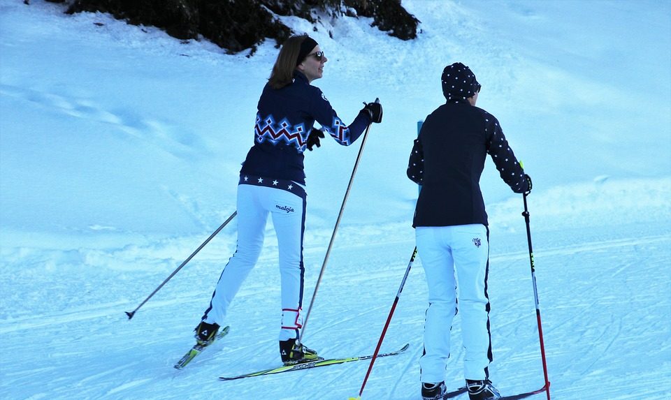 EKUZ czy ubezpieczenie turystyczne – co lepsze na wyjazd na narty?