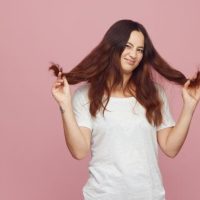 Kręcone włosy – jak o nie dbać?