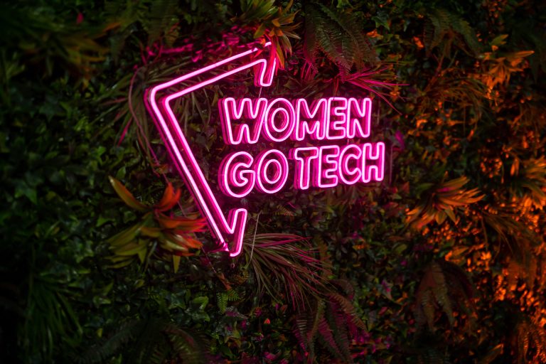 Program mentorski WomenGoTech skraca drogę kobietom do podboju świata IT. Polak jednym z mentorów